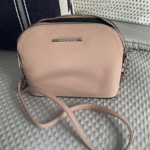 Steve Madden crossbody in blush pink
